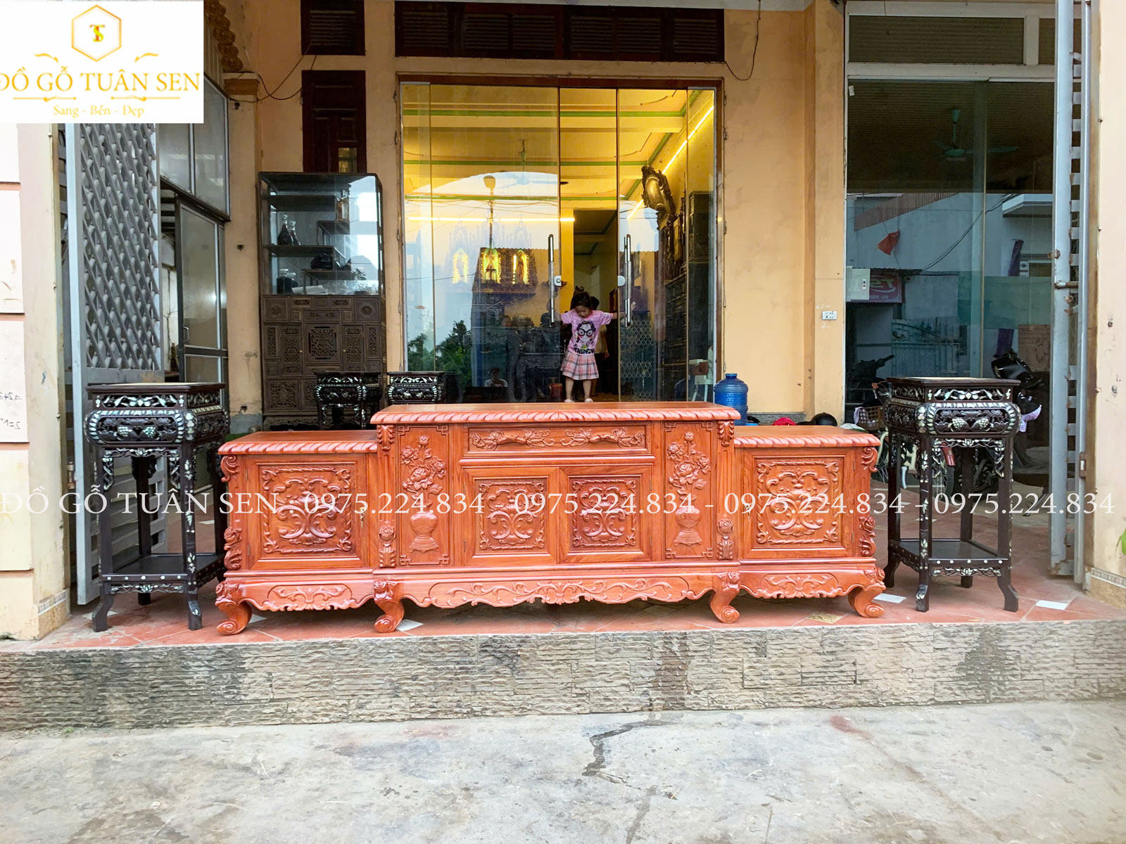 giới thiệu kệ tivi hoa hồng gỗ gụ
